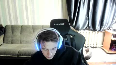 Snapshot of aron_neall chatting on 11/24/25, 05:51 biggest penis online show from 11/24/25, 05:51