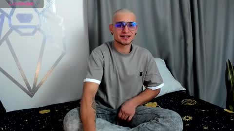 Aron Santoro online show from 12/24/24, 11:33