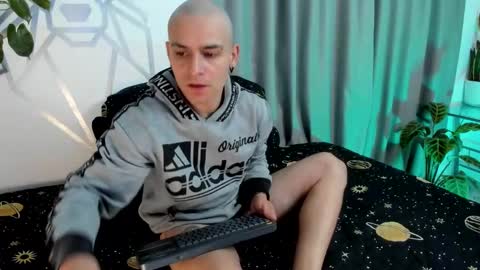 Aron Santoro online show from 01/04/25, 02:25