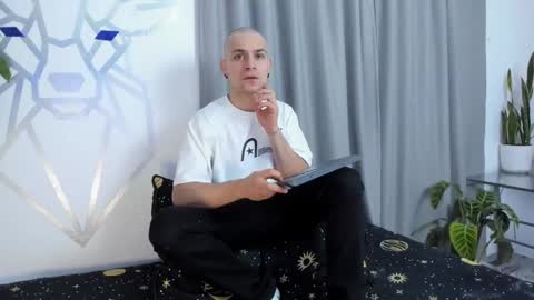 Aron Santoro online show from 01/07/25, 03:14