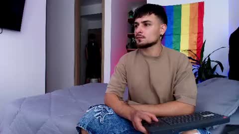 Aron Santoro online show from 06/11/26, 04:27