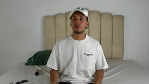Snapshot of aroncooper1 chatting on 10/05/25, 09:07 aron cooper online show from 10/05/25, 09:07