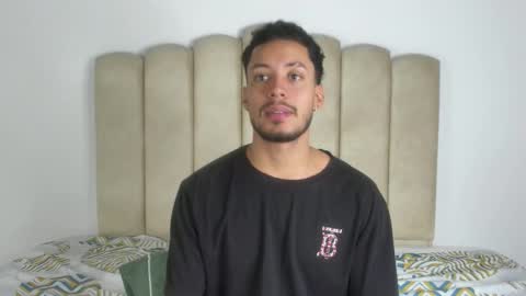 Snapshot of aroncooper1 chatting on 10/24/25, 04:09 aron cooper online show from 10/24/25, 04:09