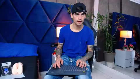 aronmuller_ online show from 09/11/25, 05:07