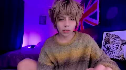 Snapshot of aronn_44 chatting on 06/04/26, 07:25 Aaron online show from 06/04/26, 07:25