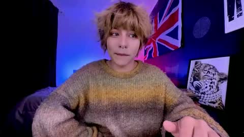 Snapshot of aronn_44 chatting on 06/10/26, 05:07 Aaron online show from 06/10/26, 05:07