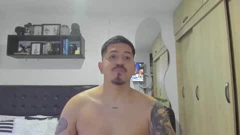 ARON  Independent model  online show from 11/01/25, 02:13