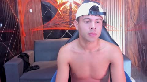 Aroon   online show from 10/30/25, 08:31