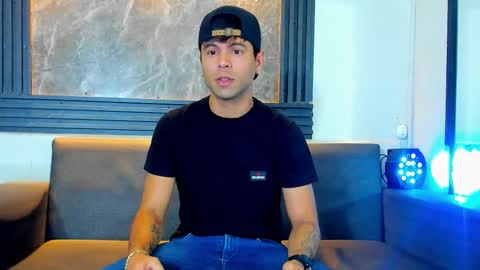 Aroon   online show from 12/14/25, 07:40