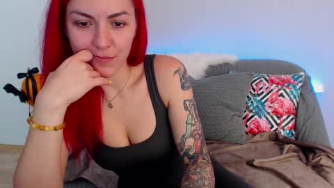 arri_ella online show from 10/24/25, 01:13