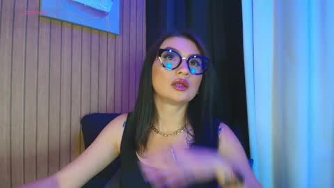 Snapshot of arrkabella chatting on 11/04/25, 07:02 online show from 11/04/25, 07:02