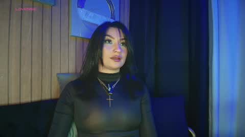 Snapshot of arrkabella chatting on 11/28/25, 07:49 online show from 11/28/25, 07:49