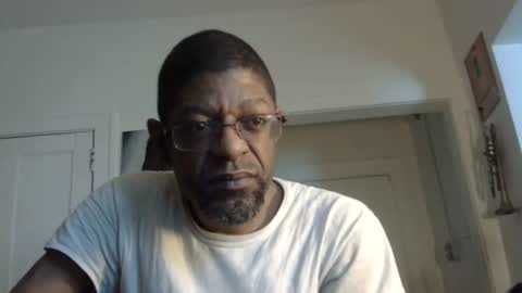 Snapshot of arteblazze chatting on 02/16/25, 01:27 Arteblazze not daddy boy bitch or nigga online show from 02/16/25, 01:27