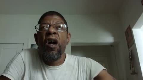 Snapshot of arteblazze chatting on 02/17/25, 01:32 Arteblazze not daddy boy bitch or nigga online show from 02/17/25, 01:32