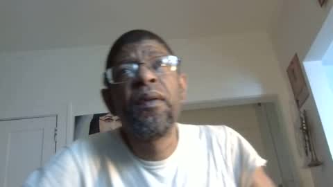 Snapshot of arteblazze chatting on 02/18/25, 01:00 Arteblazze not daddy boy bitch or nigga online show from 02/18/25, 01:00