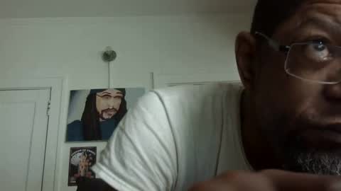 Snapshot of arteblazze chatting on 02/21/25, 01:44 Arteblazze not daddy boy bitch or nigga online show from 02/21/25, 01:44