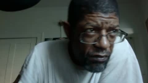 Snapshot of arteblazze chatting on 03/11/25, 01:01 Arteblazze not daddy boy bitch or nigga online show from 03/11/25, 01:01