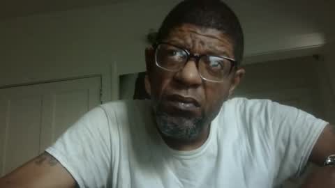 Snapshot of arteblazze chatting on 09/09/25, 12:26 Arteblazze not daddy boy bitch or nigga online show from 09/09/25, 12:26