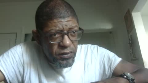 Snapshot of arteblazze chatting on 09/18/25, 01:02 Arteblazze not daddy boy bitch or nigga online show from 09/18/25, 01:02