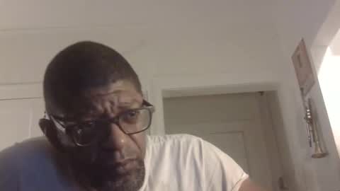 Snapshot of arteblazze chatting on 09/19/25, 01:07 Arteblazze not daddy boy bitch or nigga online show from 09/19/25, 01:07