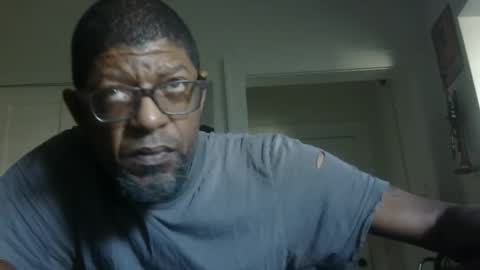 Snapshot of arteblazze chatting on 09/26/25, 01:48 Arteblazze not daddy boy bitch or nigga online show from 09/26/25, 01:48