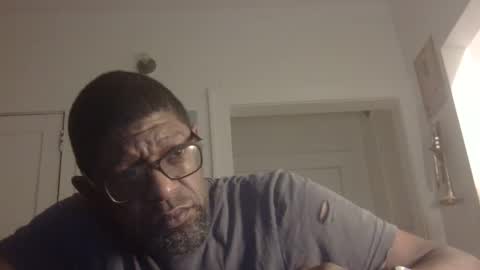 Snapshot of arteblazze chatting on 09/27/25, 01:54 Arteblazze not daddy boy bitch or nigga online show from 09/27/25, 01:54