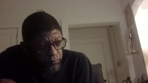 Snapshot of arteblazze chatting on 10/05/25, 01:59 Arteblazze not daddy boy bitch or nigga online show from 10/05/25, 01:59