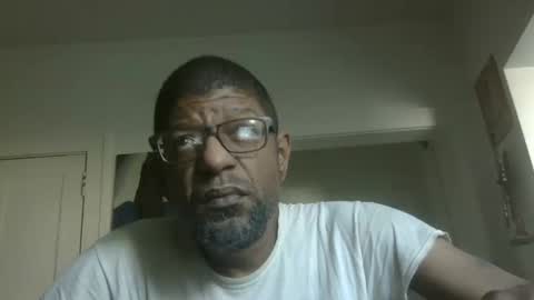 Snapshot of arteblazze chatting on 10/12/25, 02:27 Arteblazze not daddy boy bitch or nigga online show from 10/12/25, 02:27