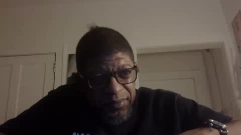 Snapshot of arteblazze chatting on 10/13/25, 02:33 Arteblazze not daddy boy bitch or nigga online show from 10/13/25, 02:33