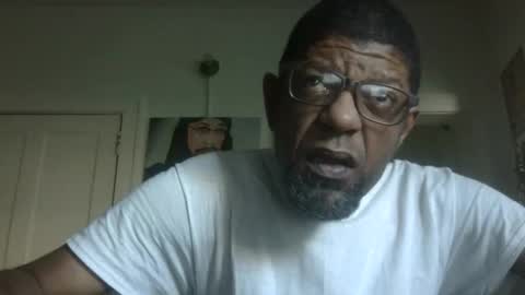 Snapshot of arteblazze chatting on 10/28/25, 01:25 Arteblazze not daddy boy bitch or nigga online show from 10/28/25, 01:25