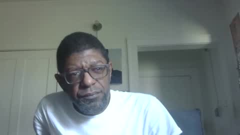 Snapshot of arteblazze chatting on 10/29/25, 04:53 Arteblazze not daddy boy bitch or nigga online show from 10/29/25, 04:53