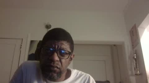 Snapshot of arteblazze chatting on 10/30/25, 04:58 Arteblazze not daddy boy bitch or nigga online show from 10/30/25, 04:58