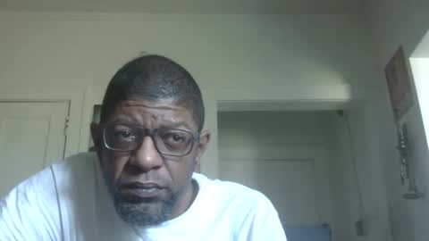 Snapshot of arteblazze chatting on 11/13/25, 05:01 Arteblazze not daddy boy bitch or nigga online show from 11/13/25, 05:01