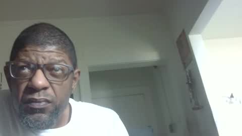 Snapshot of arteblazze chatting on 11/14/25, 04:49 Arteblazze not daddy boy bitch or nigga online show from 11/14/25, 04:49