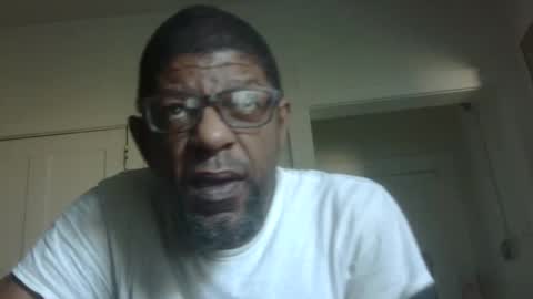 Snapshot of arteblazze chatting on 11/22/25, 03:00 Arteblazze not daddy boy bitch or nigga online show from 11/22/25, 03:00