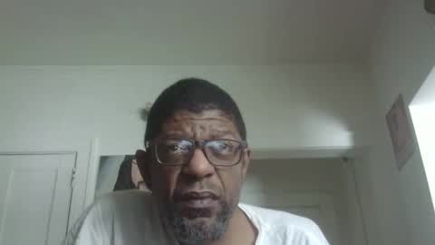 Snapshot of arteblazze chatting on 11/30/25, 04:11 Arteblazze not daddy boy bitch or nigga online show from 11/30/25, 04:11