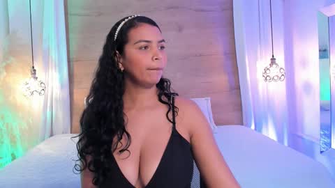 arteemisaa online show from 10/31/25, 07:48