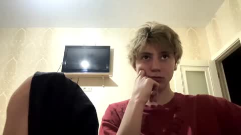 Snapshot of artem228play chatting on 06/04/26, 01:22 artem228play online show from 06/04/26, 01:22