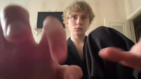 Snapshot of artem228play chatting on 06/11/26, 02:00 artem228play online show from 06/11/26, 02:00