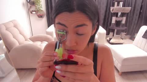 Snapshot of artemis_020 chatting on 09/30/25, 09:20 FENIX online show from 09/30/25, 09:20