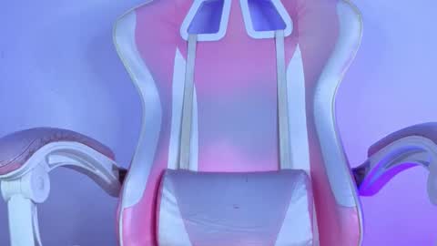 Snapshot of artemisa_leon chatting on 11/05/25, 04:01 artemisa_leon online show from 11/05/25, 04:01