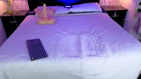 Snapshot of artemisa_leon chatting on 11/29/25, 12:57 artemisa_leon online show from 11/29/25, 12:57