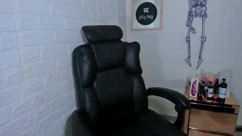 artenisa_tay69 online show from 10/27/25, 02:59