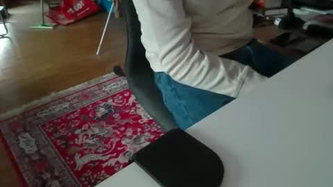 Snapshot of artesian99 chatting on 11/08/25, 09:09 artesian99 online show from 11/08/25, 09:09