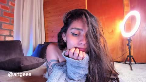 Linda  independent model artgeea online show from 12/12/24, 11:47