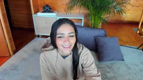 Linda  independent model artgeea online show from 03/07/25, 03:49
