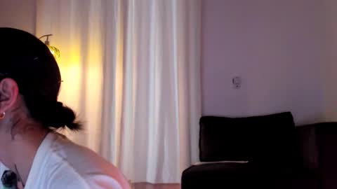 Snapshot of artgea chatting on 01/16/26, 11:09 Linda independent model artgeea online show from 01/16/26, 11:09