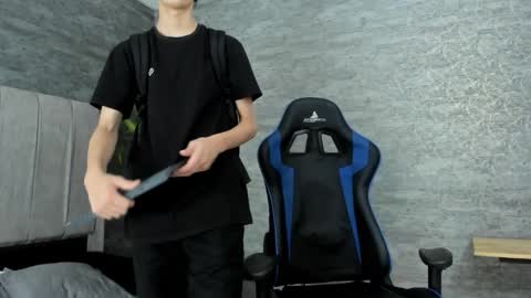 Snapshot of arthurcox_ chatting on 12/14/25, 06:12 arthurcox_ online show from 12/14/25, 06:12