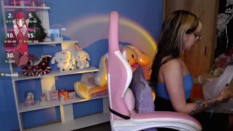 Lenna online show from 12/18/24, 06:21