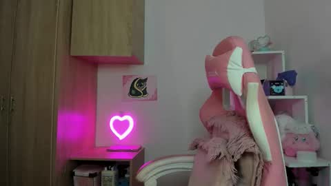 Lenna online show from 10/28/25, 05:11